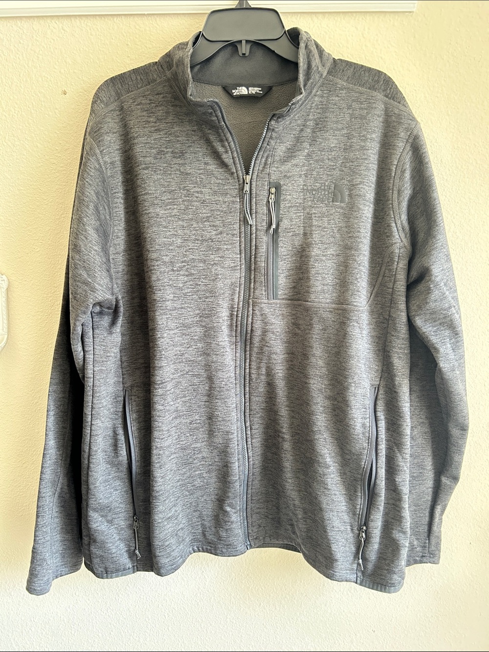 The North Face Men’s Charcoal Gray Full-Zip Fleece Jacket